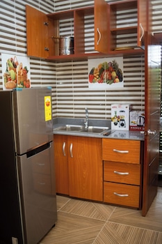 estee euro apartment