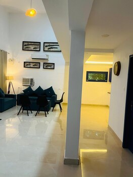 greek house by housiify