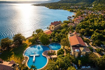 lakeshore villas at club balai isabel