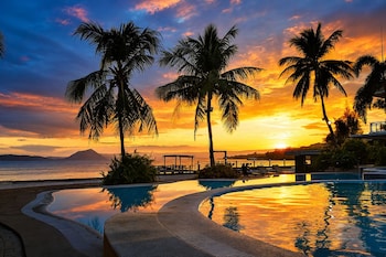 lakeshore villas at club balai isabel