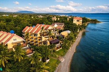 lakeshore villas at club balai isabel