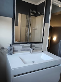 12 saddleback village
