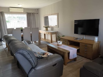12 Saddleback Village,,4 star