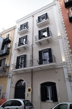 palazzo pisani bari