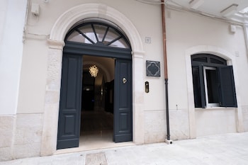 palazzo pisani bari