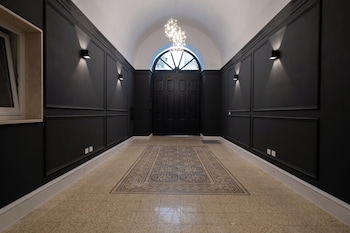 palazzo pisani bari