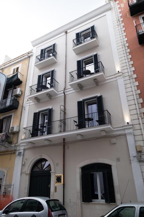 palazzo pisani bari