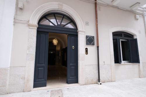 palazzo pisani bari