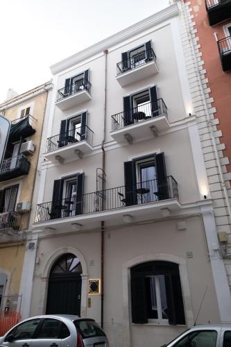 palazzo pisani bari