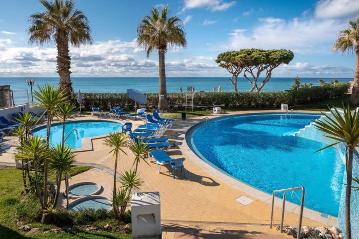 monicca collection oura view suites