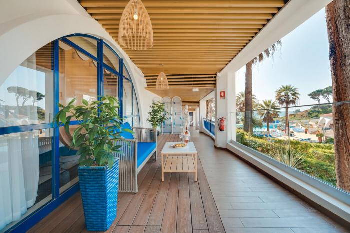 monicca collection oura view suites