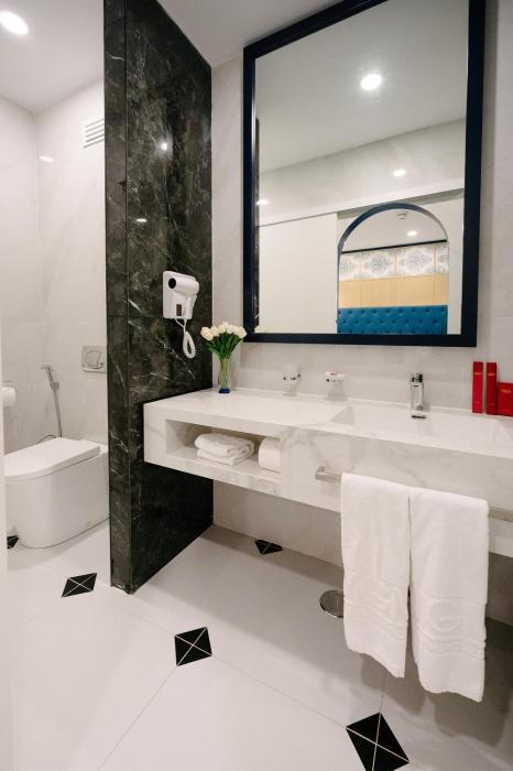 monicca collection oura view suites