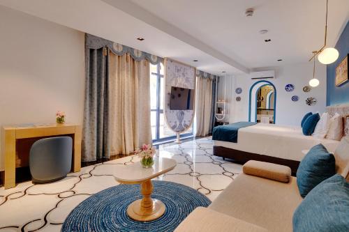 monicca collection oura view suites