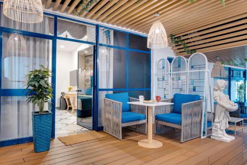 monicca collection oura view suites