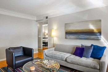 brookwood courtyard by bca furnished apartments bcc1b 09 i
