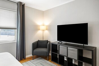 brookwood courtyard by bca furnished apartments bcc1b 09 i