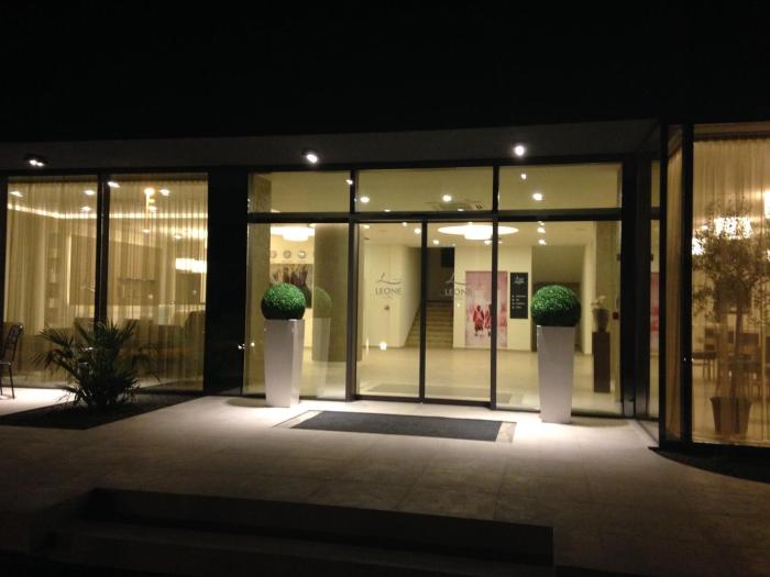 hotel leone