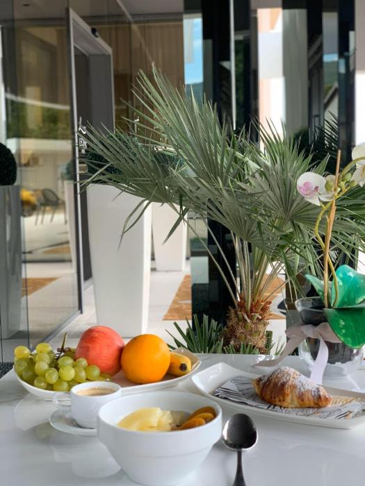 hotel leone