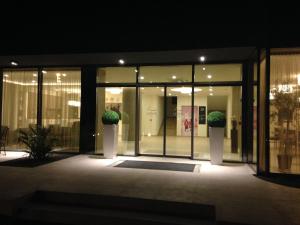 hotel leone