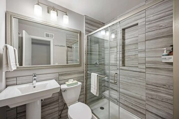 brookwood courtyard by bca furnished apartments bcc1b 01 a