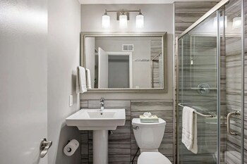 brookwood courtyard by bca furnished apartments bcc1b 01 a