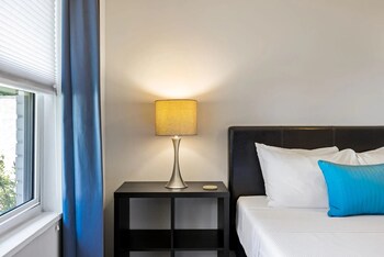 brookwood courtyard by bca furnished apartments bcc1b 01 a