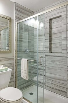 brookwood courtyard by bca furnished apartments bcc1b 01 a