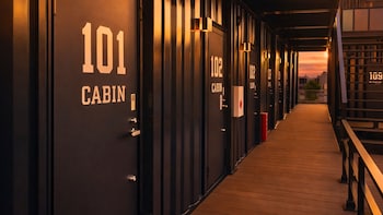 hotel cradle cabin tanashi