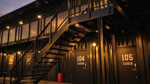 hotel cradle cabin tanashi