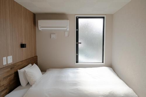 hotel cradle cabin tanashi
