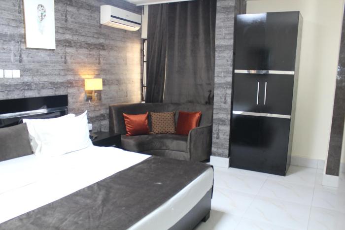 the regal boutique hotel