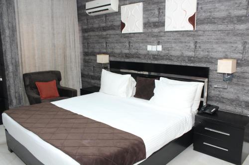 the regal boutique hotel