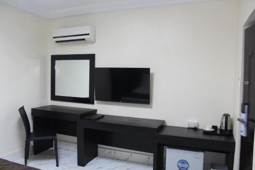 the regal boutique hotel