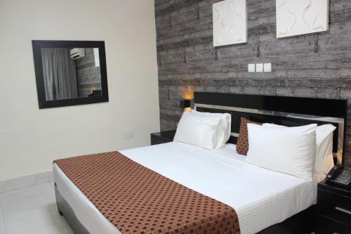 the regal boutique hotel
