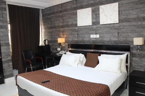 the regal boutique hotel