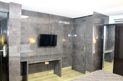 the regal boutique hotel