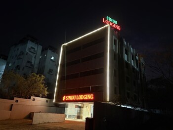 sindu executive lodging