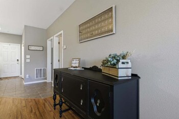 Lakefront Condo W/ 3 Pools, Boat Slip & Patio Views At 13Mm Of The Big Niangua,,2 star