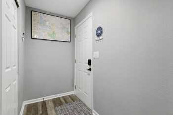 Lake Views & Loft Retreat For Kids W/ 12X30 Slip At Mm11,,2 star