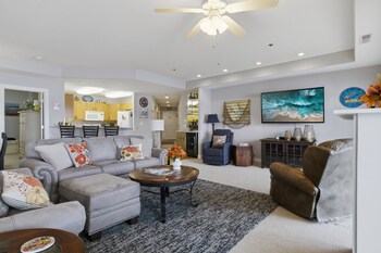 Lakeview Condo At The Falls W/ Wraparound Screened Porch, 2 Pwc Slips & Pools At 2 Mm,,2 star
