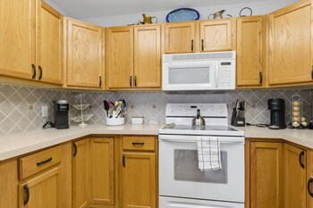 Lakeview Condo At The Falls W/ Wraparound Screened Porch, 2 Pwc Slips & Pools At 2 Mm,,2 star