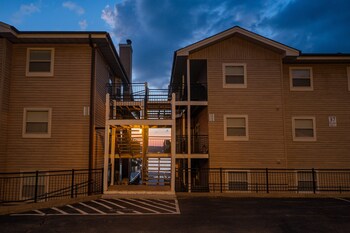 upscale lakefront condo at 2mm with pools slip and main channel views