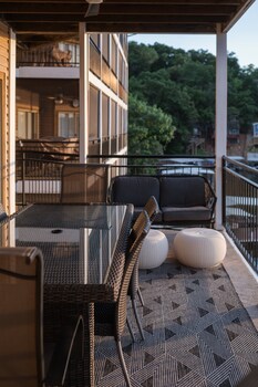 upscale lakefront condo at 2mm with pools slip and main channel views