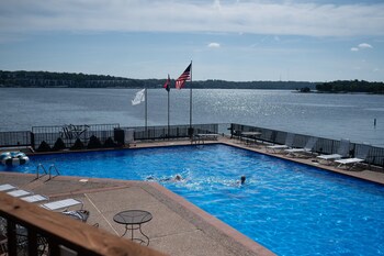 Upscale Lakefront Condo At 2Mm With Pools, Slip, And Main Channel Views,,2 star