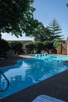 upscale lakefront condo at 2mm with pools slip and main channel views