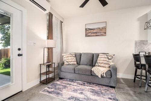 pet friendly w hot tub six minutes to downtown