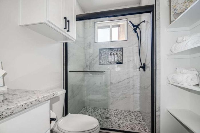 quiet casita with hot tub six min from downtown