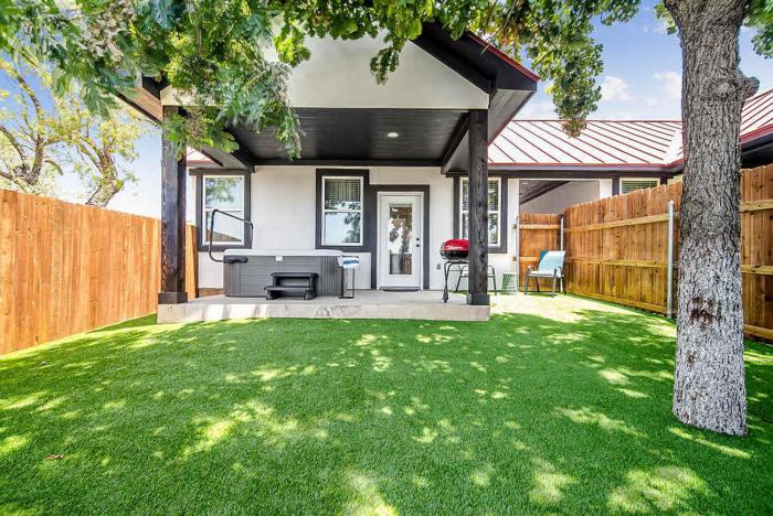 quiet casita with hot tub six min from downtown