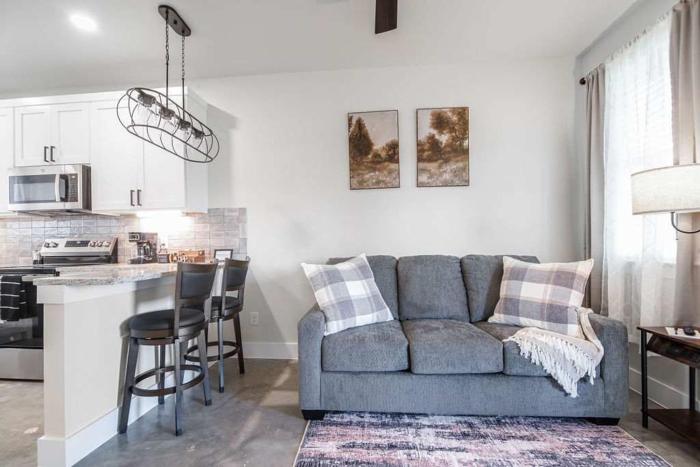 quiet casita with hot tub six min from downtown
