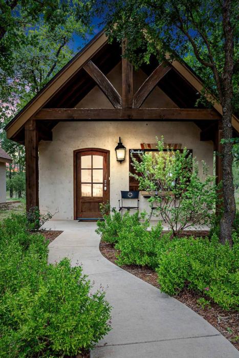 charming cottages steps from messina hof wine tast